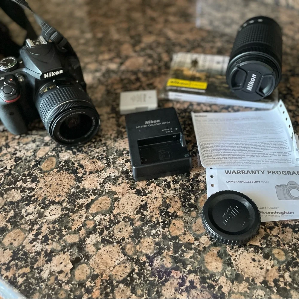Nikon D3400 Camera with additional lens & original paperwork, bag, charger etc